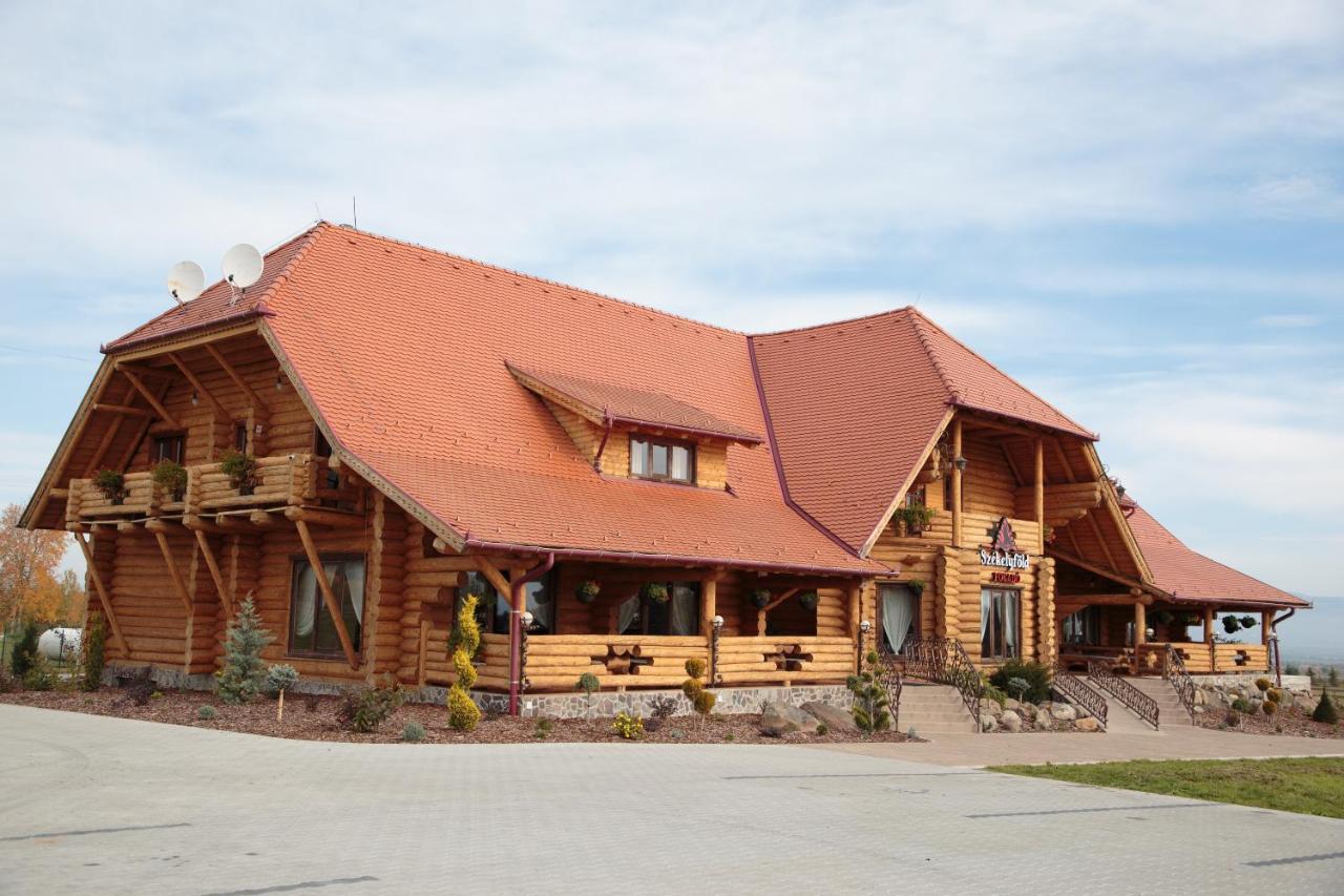 Székelyföld Fogadó Borzont Extérieur photo